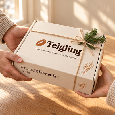 Teigling Box als Geschenk mit Kordel und Tannenzweig